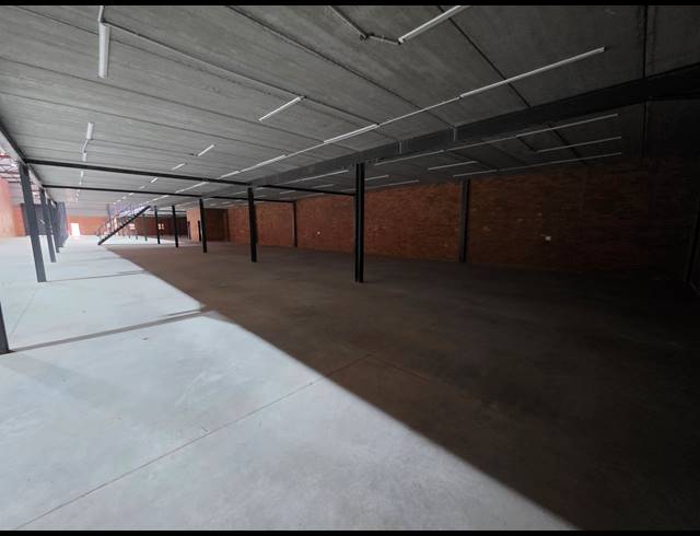 2,342M² WAREHOUSE TO LET IN ORMONDE